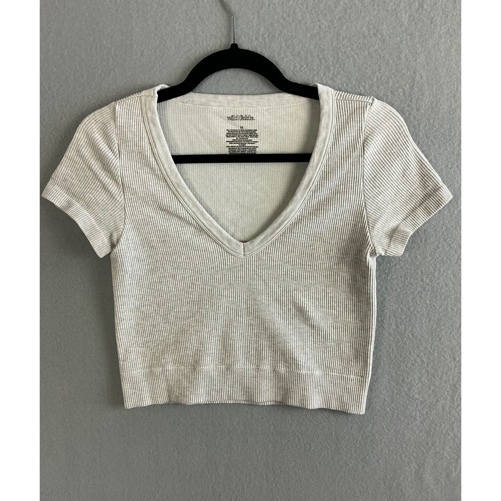 Wild Fable Top Girls Medium Ribbed Crop V-Neck Short Sleeve Casual Tee Shirt